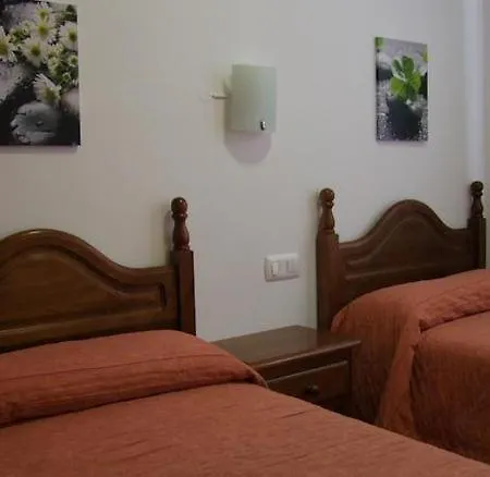 Guest house La Isla Mahon (Menorca)