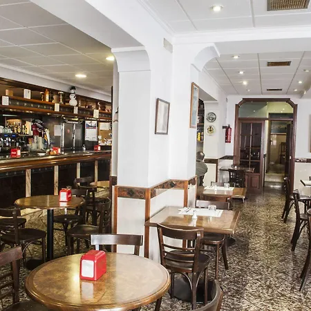 La Isla Konukevi Mahón