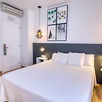 La Isla بيت ضيافة ماهون