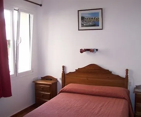 La Isla Πανσιόν